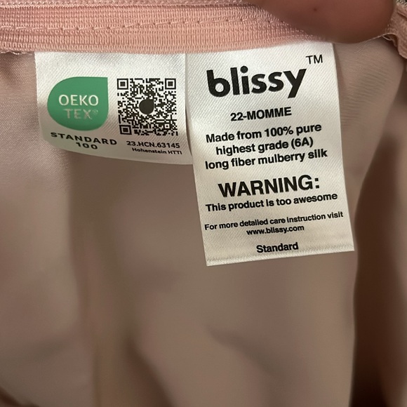 Blissy 100% Mulberry Silk Pillowcase - Rose Gold - Standard - Picture 4 of 6
